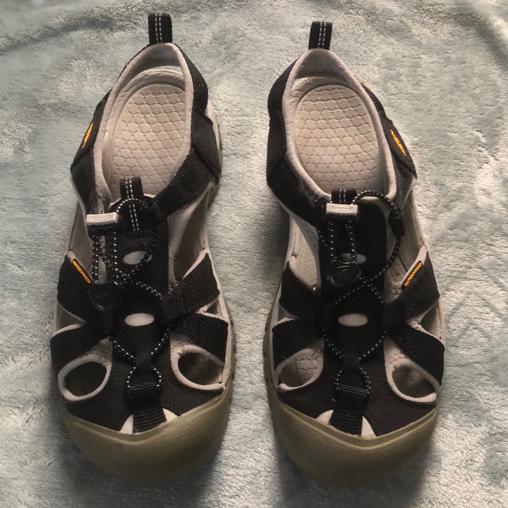 Keens Mens Black Sandals size 9